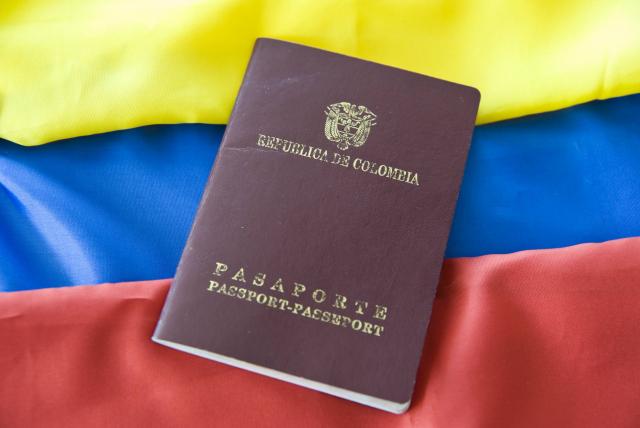 reclamar pasaporte colombiano